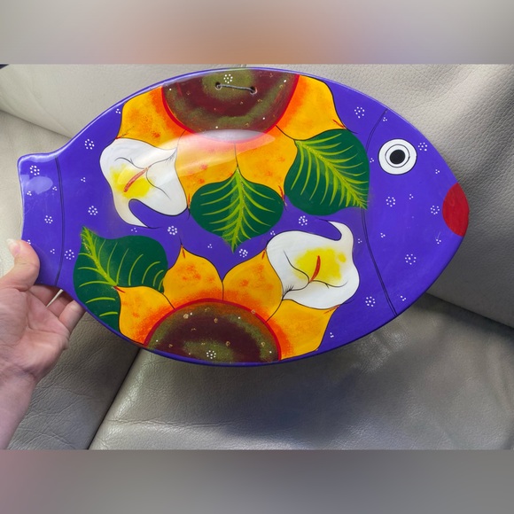 Terracotta Handmade & Painted Fish Plate Wall Hanging with flowers. - Picture 6 of 6